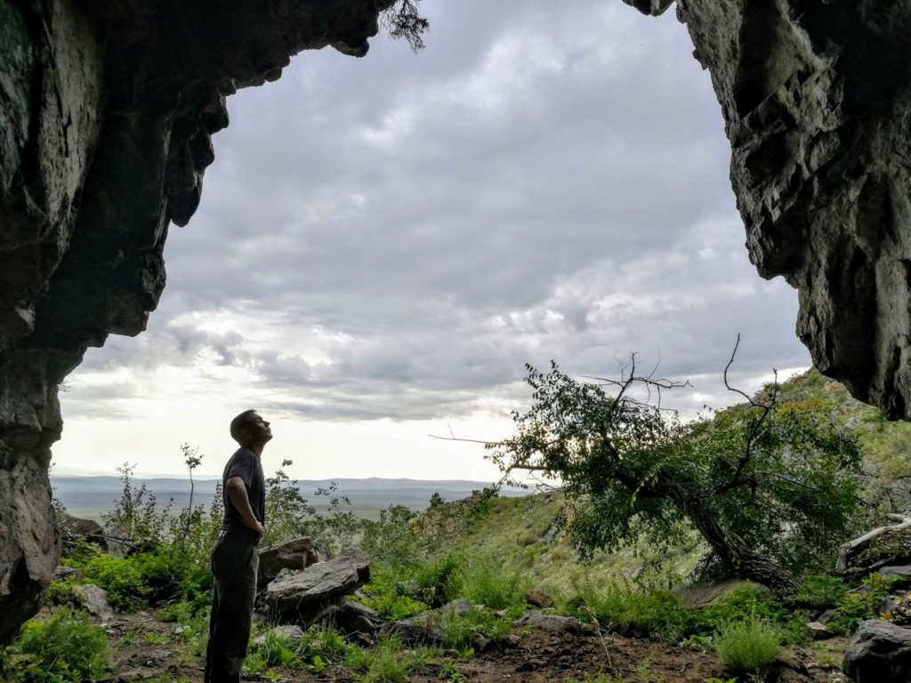 Пещера в ущелье горы Баин-Хан
